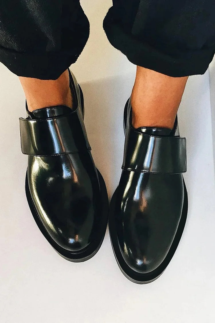 Alessio | Elegant glossy loafers with a strap for a perfect style