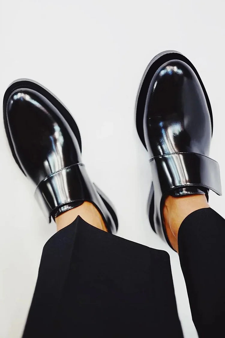 Alessio | Elegant glossy loafers with a strap for a perfect style